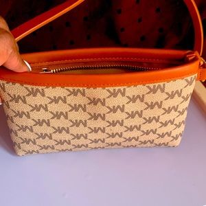 Michael Kors  mini pouch